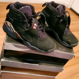 Air Jordan's 7 Black Size 5.5Y in the box

Conditi